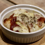 餃子とスパークリング バブルス - ピザ餃子