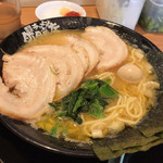 家系ラーメン 町田商店 - 