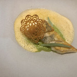 しまなみふれんち Murakami - 
      マナガツオ、レタス
      熟成マナガツオのポワレにホタテ貝柱のチップス