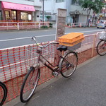 煮干し中華そば 一剣 - 桜の木が....