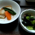 魚津丸食堂 - 定食の小鉢いろいろ