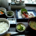 魚津丸食堂 - 刺身定食