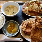 豚福 - ご飯少なめにしてもらいましたが、、、(汗)