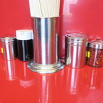 ラーメン二郎 - 卓上調味料