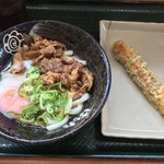 はなまるうどん - 温玉肉ぶっかけとちくわ天_2019年6月