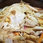 三州うどん - 味噌煮込みうどん近影
            味噌味が薄くて期待していたものとは違ったなぁ(笑)