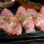 炭火焼肉ぐら - A5仙台牛カルビ1980円