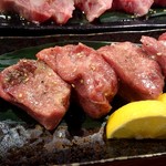 炭火焼肉ぐら - ぐらの牛タン(厚切り)1580円