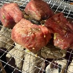 炭火焼肉ぐら - 肉厚だな～