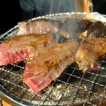 炭火焼肉ぐら - 反対で～す