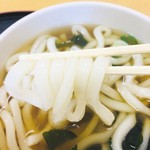 Okonomitei - 麺はツヤツヤ