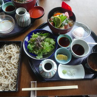 御曹司きよやす邸 鎌倉プリンスホテル店 - 蕎麦海鮮丼御膳