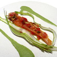 Convivio - Entrata
                    低温調理したサクラマスのサラダ仕立て / アスパラの下からサクラマスが顔を出す