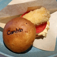 Convivio - Ａntipasto del giorno
                      アオハタのフライを挟んだコンビ風バーガー