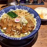 ハマカゼ拉麺店 - パーコー麺、半ライス