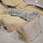 とん豚びょうし  - チーズ３種盛