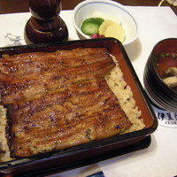 鰻割烹 伊豆栄 本店 - うな重(竹・2,310円)