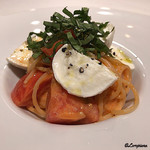 カーサ・デル・チーボ - ﾌﾙｰﾂﾄﾏﾄとﾓｯﾂｧﾚｱ･ﾌﾞｯﾌｧﾗの冷製ｽﾊﾟｹﾞﾃｨｰﾆ