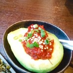 炭火焼肉 ほんけぜろ  中目黒 - アボカドキムチ