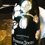 炭火焼肉 ほんけぜろ  中目黒 - きれいなボトルのシャンパン