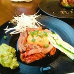 炭火焼肉 ほんけぜろ  - 炙りユッケ