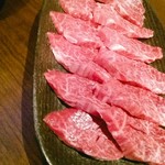 炭火焼肉 ほんけぜろ  - ハラミ刺は絶品