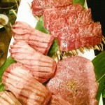 炭火焼肉 ほんけぜろ  - メインの肉登場