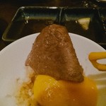 炭火焼肉 ほんけぜろ  - おろしと卵黄をくるんで