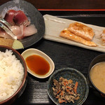 Tameikeobakyuu - 選べるランチ(刺身3点盛り・鮭ハラス焼き)