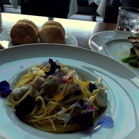 マーサーブランチ テラスハウス - 「鶏肉と海老芋のオイルパスタ　フラワーシャワー」