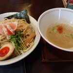 麺や しき - 美白白湯つけ麺中盛　味玉トッピング