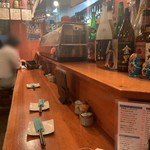 居酒屋鳥のぶ - 9時過ぎにいったん空いた、カウンターーーーー、この後、ヤングなサラリーマンがいらっしゃいました....