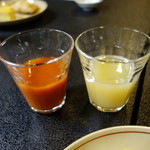 Bikuni Kankou Hausu - トマトジュースとリンゴジュース