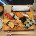 Sushi Mangetsu - ランチにぎり￥1080-