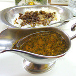 かれーの店 うどん  - 12月の冬の夜かれープレミアム(1600円) ※冬の夜かれーバジルタイプ+スパイシー挽肉+チーズ+牡蠣炒め