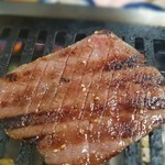 スタミナ苑 - 特選カルビ　時価　1枚  1,200~