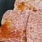 スタミナ苑 - アップ　特選カルビ　時価　1枚  1,200~