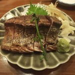 Robata Shikabari - 鰹の藁焼き塩たたき小 980円