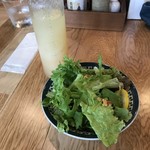 山本のハンバーグ - 玉ねぎドレ＆サラダ