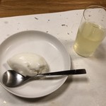 鰻はし本 - 杏仁アイスと冷茶