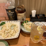 おぎ野 - 賄いメニュー。マカロニサラダ、ポテサラ