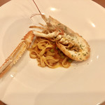 ラガッツァ - 
      スカンピ海老のアメリケーヌソース
      