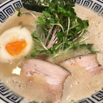ラーメン 而今  - 超濃厚塩白湯880円