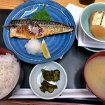 新蔵 - 鯖塩焼き定食（600円）＋納豆（80円）
