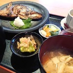 Osyokuji Dokoro Chigira - ぶりかま塩焼き、焼きなす、味噌汁、茶碗蒸し、漬け物、デザート付き(6月ランチ)
