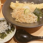 おだしうどん 釜飯 かかや - 大穴子の天婦羅うどん1200円(税別)＋しらすと生海苔の丼260円(税別)