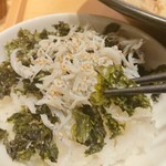 おだしうどん 釜飯 かかや - 生海苔をそのまま食すと、キュコキュコした食感が。不思議と癖になります。