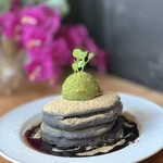 ポエポエ - ずんだ黒蜜かけパンケーキ