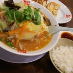 おおぎやラーメン - 野菜たっぷり味噌らーめん+餃子+ご飯(無料)