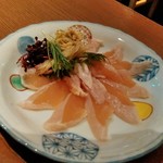 手打ち十割そば 振甫町 縁 - 三河赤鶏笹身と自家製わさび漬